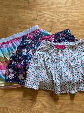 Girl's Isaac Mizrahi Skorts